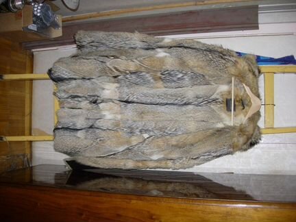 Кожанная куртка с мехом волка