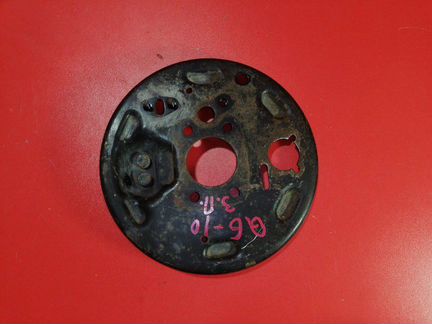 Тормозной щит задний правый Nissan Bluebird Sylphy