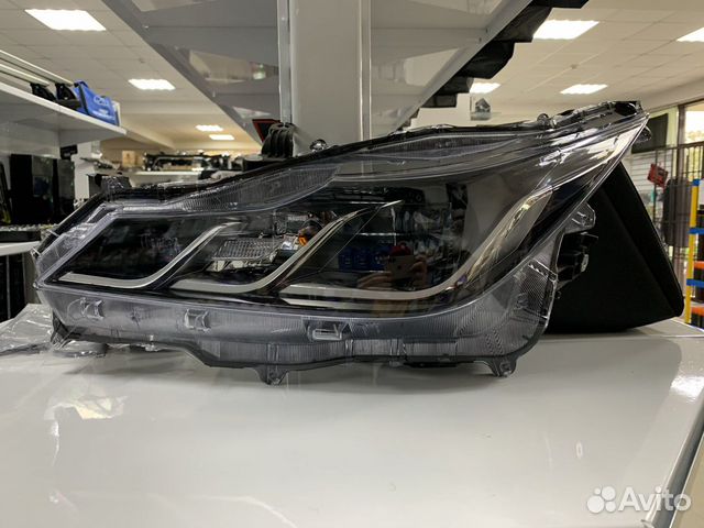 Фара Toyota Corolla E210