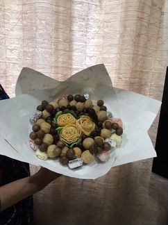 Букеты из фруктов и конфет (сладкие)