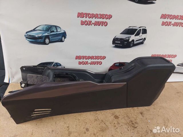 Центральная консоль Peugeot 2008 2014г