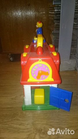 Развивающий домик,пылесос и мячик