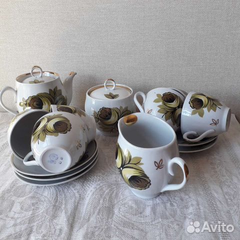 Маслёнка,сахарницы,чайник СССР