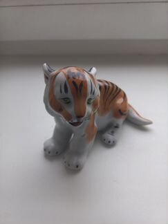 Фарфоровые статуэтки