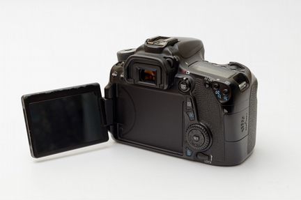 Зеркальная фотокамера Canon EOS 70D(W) body