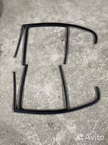 Уплотнитель стекла двери задний левый bmw f30