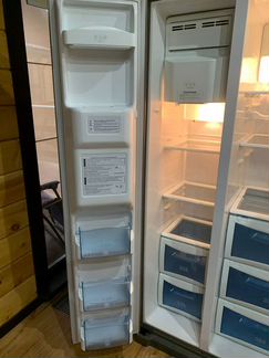 Холодильник Daewoo FRS-U20DAV