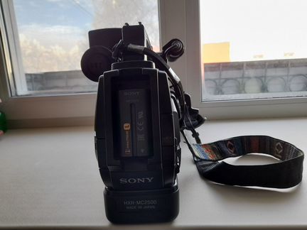 Видео камера Sony HXR-MC2500