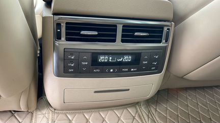 Lexus LX, 2008