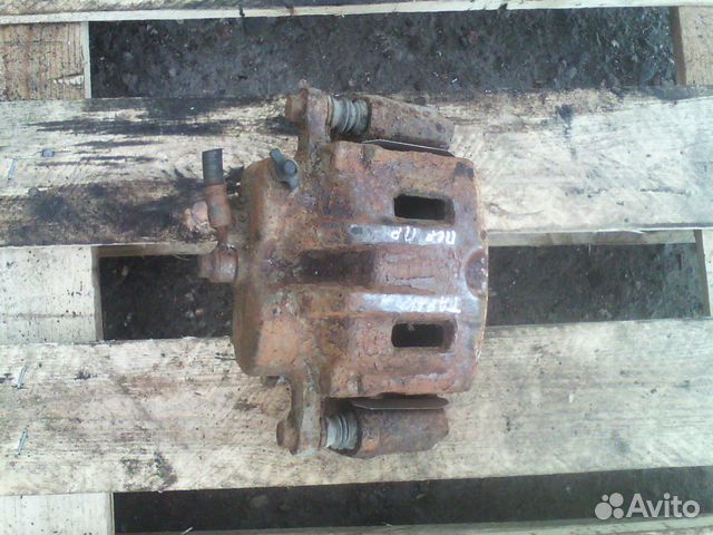 Суппорт Hyundai Terracan передний правый