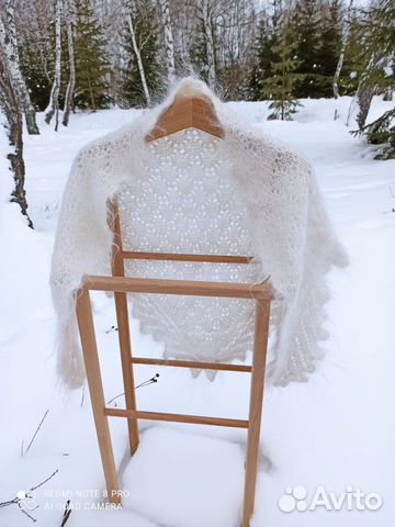 Пуховый полушалок ажурный белый