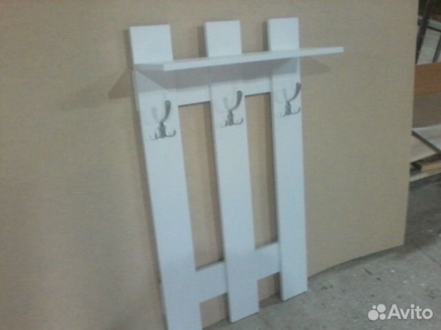 Вешалка настенная в прихожую