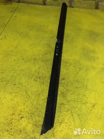 Накладка стекла переднего левого Citroen C4