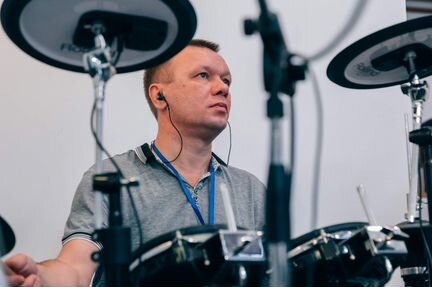 Уроки игры на ударной установке (барабаны)