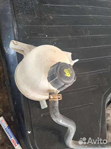 Расширительный бачок Renault Logan 1