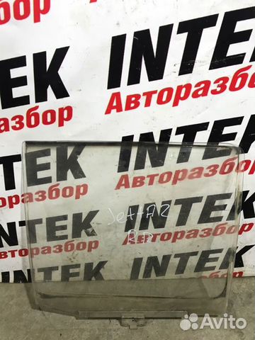 Стекло заднее правое Volkswagen Jetta 2