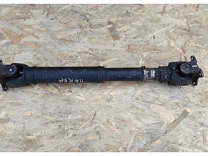 Шлицевая кардана ленд крузер 100. Замена шлицевой на кардане тойота ленд крузер 100. Ленд крузер 100 передний карданный. Карданный вал ленд крузер 100. Шлицевая вилка кардана ховер н2.