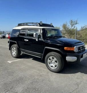 В разборе Toyota FJ Cruiser 2008 год