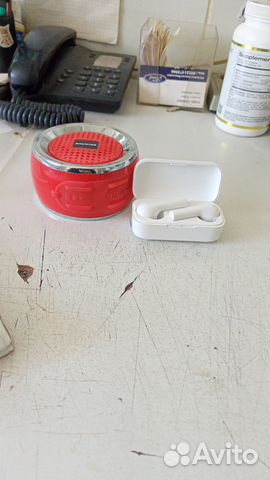 Без проводные наушники и безпроводная колонка