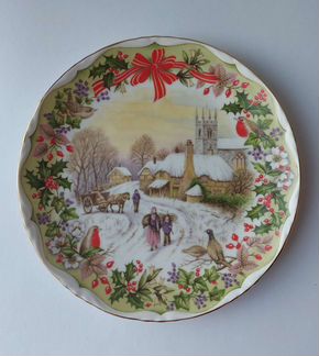 Декоративная тарелка Royal Albert