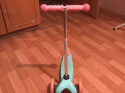 Самокат трехколесный