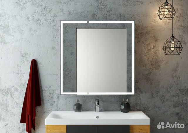Металлическая полка с зеркалом в ванную