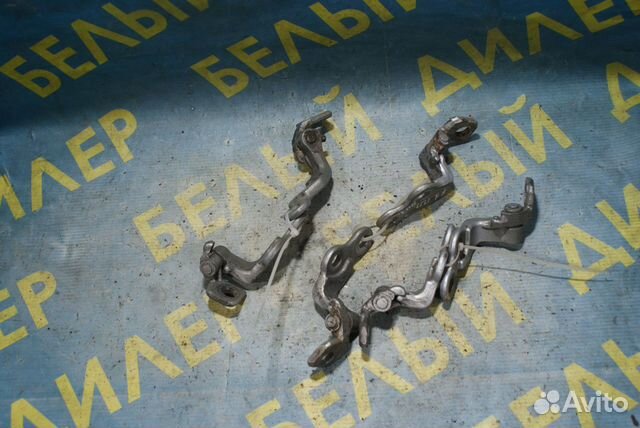 Петля двери Ford Focus 1