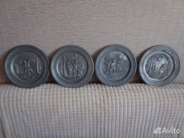 Коллекционные,настенные тарелки.Времена года.Олово