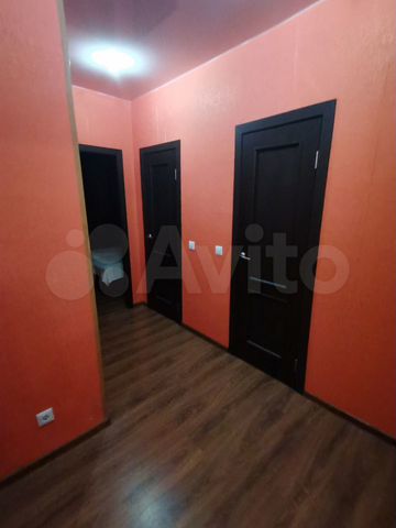 2-к. квартира, 60 м², 1/17 эт.