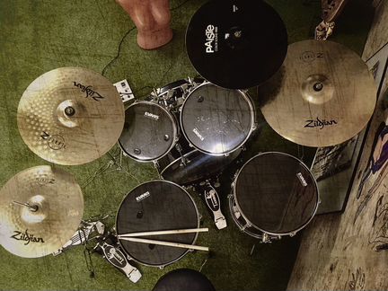 Продам ударную установку mapex Tornado