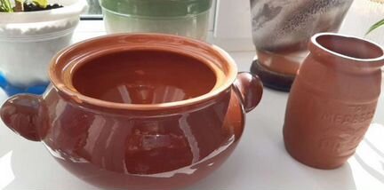 Глиняный горшок