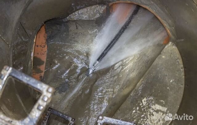 Гидродинамическая прочистка засора канализации