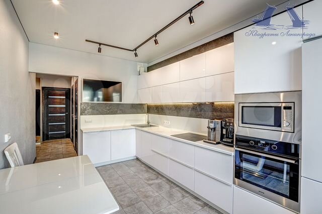 2-к. квартира, 58 м², 9/13 эт.