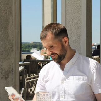 Риэлтор, агент, брокер, специалист по недвижимости