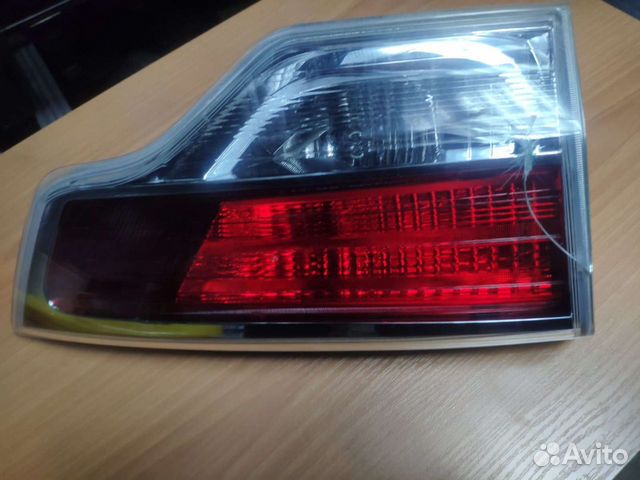 Фонарь задний левый Toyota Highlander 81590-0E060