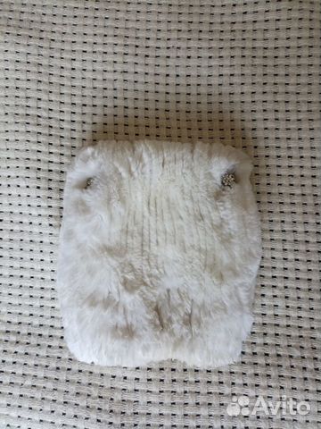 Шапка белая (кролик) и меховые варежки черные