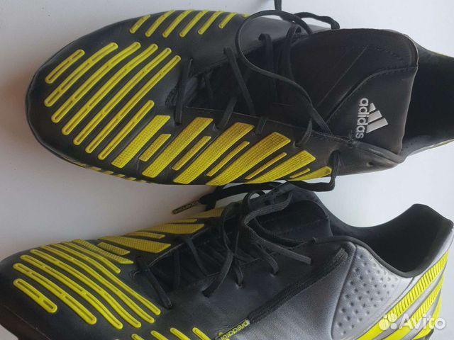 Футбольные бутсы adidas predator