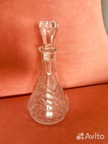 Хрустальные стопки и графинчик