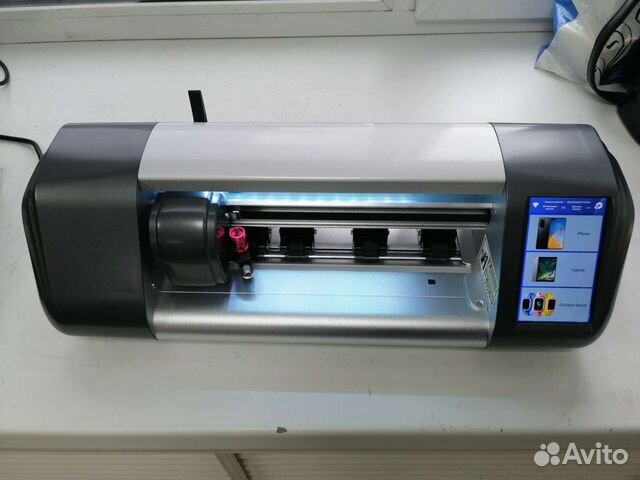 Наклейка гидрогелевой пленки