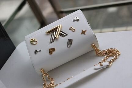 Сумка Twist MM LV