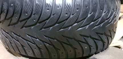 255 50 R19 Yokohama Ice Guard Stud