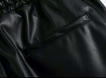 Джоггеры из экокожи