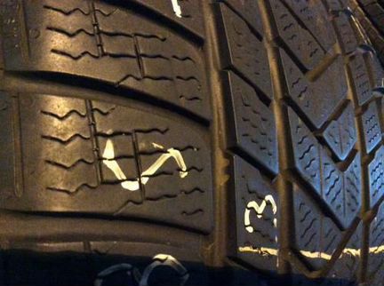 285 35 20 1 штука Pirelli Winter Sottozero 3 L343