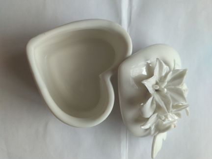 Шкатулка фарфор