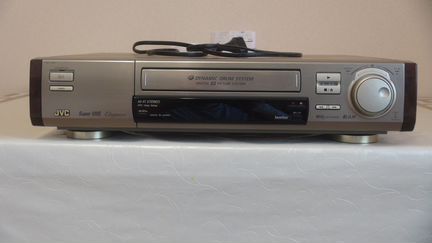 Видеомагнитофон JVC9400