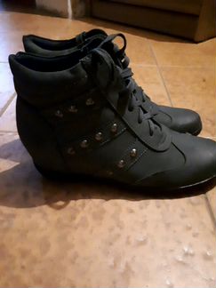 Ботинки на танкетке