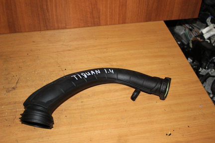 Патрубок Volkswagen Golf 5 1K5