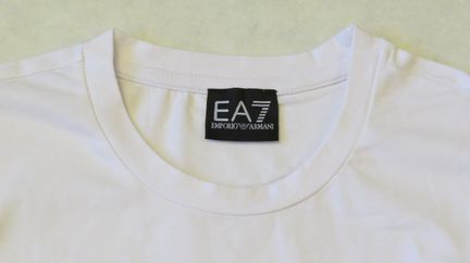 EA 7 футболки