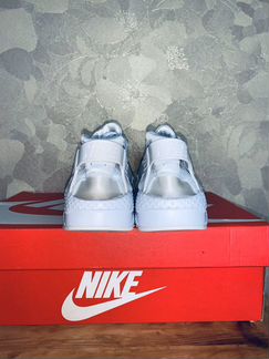 Кроссовки nike