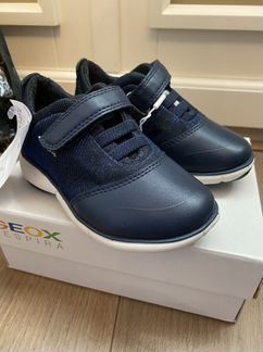 Новые кроссовки Geox 24